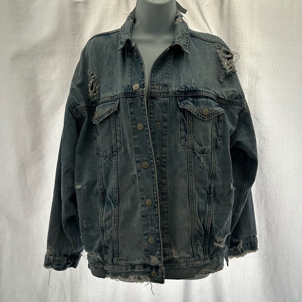 Distressed Light Wash Jean Jacket — M